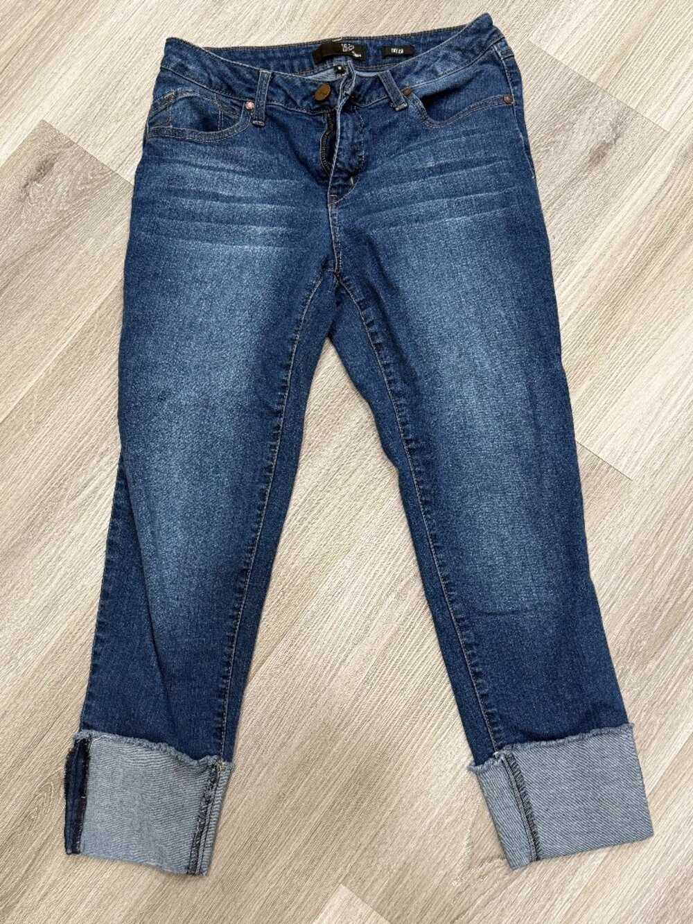 WOMENS 1822 CAPRI JEANS - SIZE 8